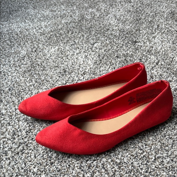 Old Navy Sueded Pointed Toe Red Ballet Flats Size 8 - Picture 1 of 11